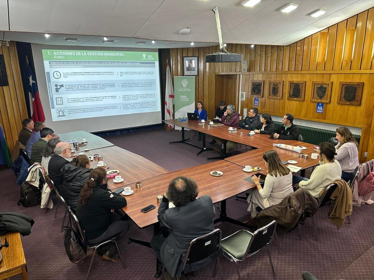 Comité para el Mejoramiento del centro de Valdivia establece acciones de corto y mediano plazo